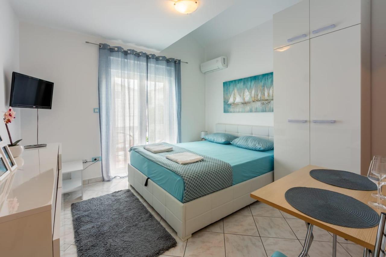 Apartmani Tena Selce Eksteriør billede