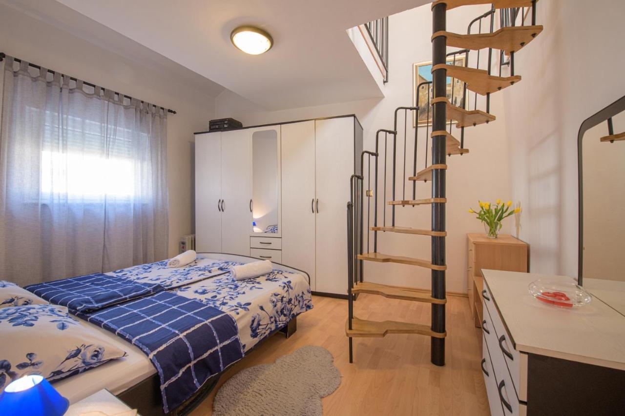Apartmani Tena Selce Eksteriør billede