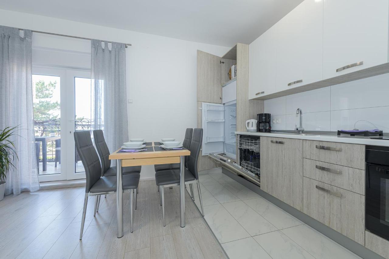 Apartmani Tena Selce Eksteriør billede