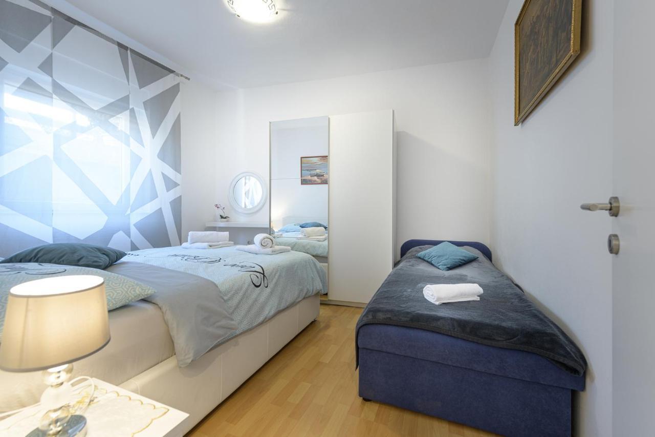 Apartmani Tena Selce Eksteriør billede